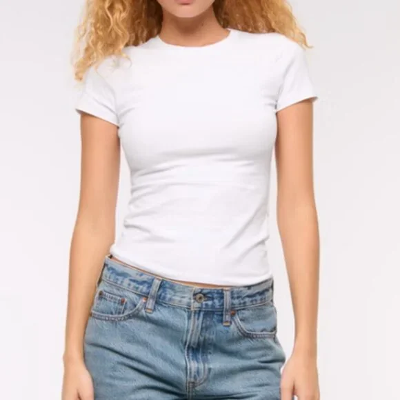 Essential Tuckable Baby Tee - Picture 2 of 5